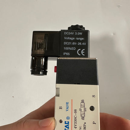 Airtac 4V330C-08: Solenoid Air Valve - 4V330C08B