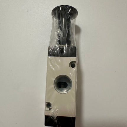 Airtac 3L210-08: Push Pull Valve. 3 Way - 3L21008