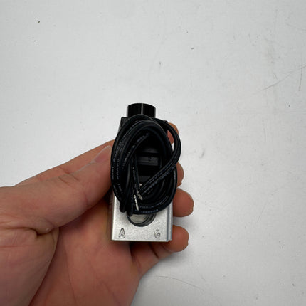 Airtac 3V2-08-NC: Solenoid valve(3/2 way) - 3V208NCFIG