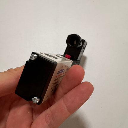 Airtac 4V210-08: Solenoid Air Valve - 4V21008E-W