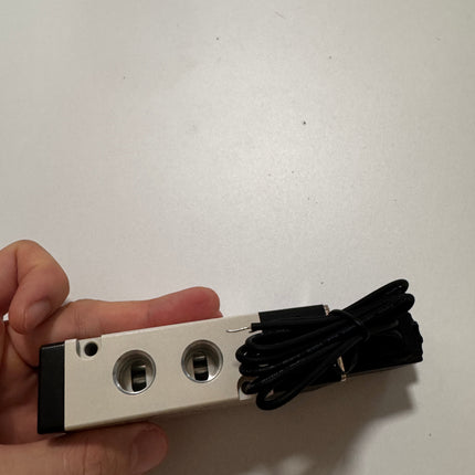 Airtac 4V310-08: Solenoid Air Valve - 4V31008AIG