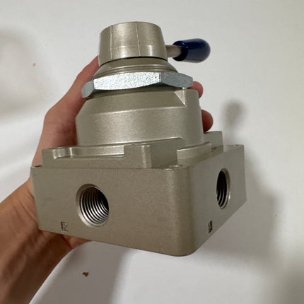 Airtac 4HV430-15: Hand Valve. Rotary Style - 4HV43015S