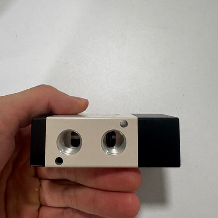 Airtac 3A310-08: Air Pilot Valve. 3 Way  - 3A31008NC