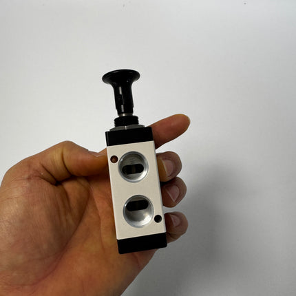 Airtac 3L310-10: Push Pull Valve. 3 Way - 3L31010T
