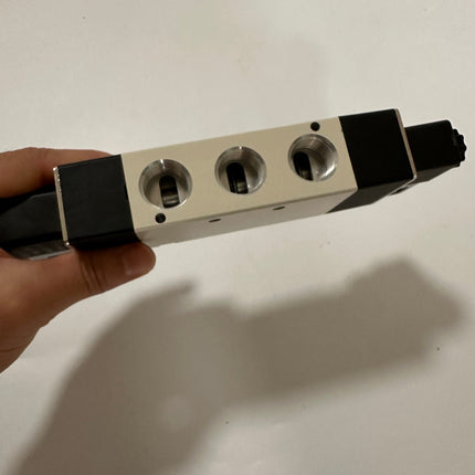 Airtac 4V420-15: Solenoid Air Valve - 4V42015B