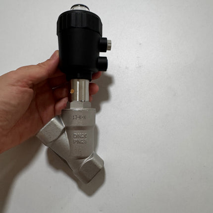 Airtac 2JW200-20: Angle Seat Valve - 2JW20020Q40G
