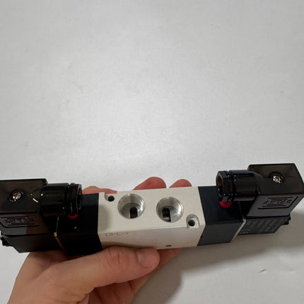 Airtac 4V320-10: Solenoid Air Valve - 4V32010C