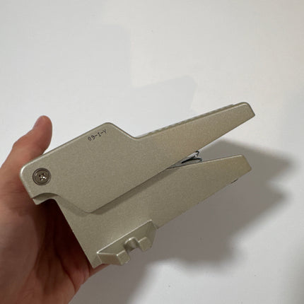 Airtac 3F210-08: Pneumatic Foot Pedal. 3 Way - 3F21008