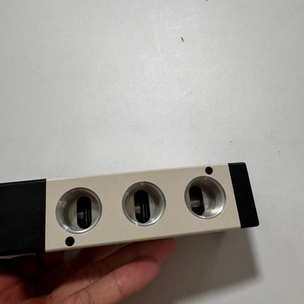 Airtac 4V410-15: Solenoid Air Valve - 4V41015E