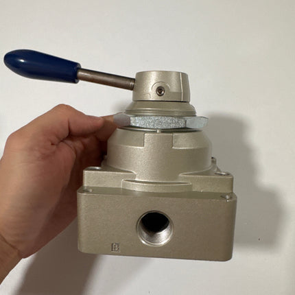 Airtac 4HV430-15: Hand Valve. Rotary Style - 4HV43015S