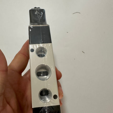 Airtac 4V310-10: Solenoid Air Valve - 4V31010B
