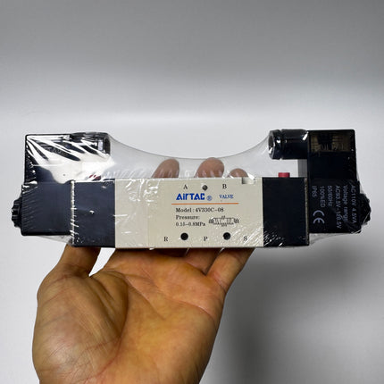 Airtac 4V330C-08: Solenoid Air Valve - 4V330C08C
