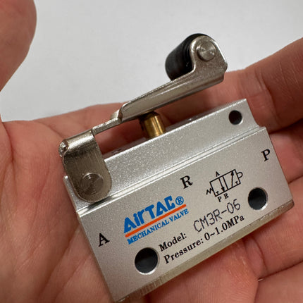 Airtac CM3R-06: Manual Valve. 3 Way - CM3R06
