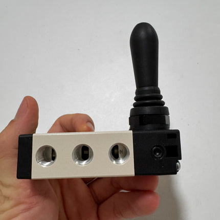 Airtac 4H230C-06: Hand Valve. Toggle Style - 4H230C06T