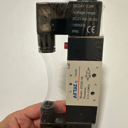 Airtac 4V220-08: Solenoid Air Valve - 4V22008B
