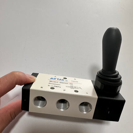 Airtac 4H310-08: Hand Valve. Toggle Style - 4H31008